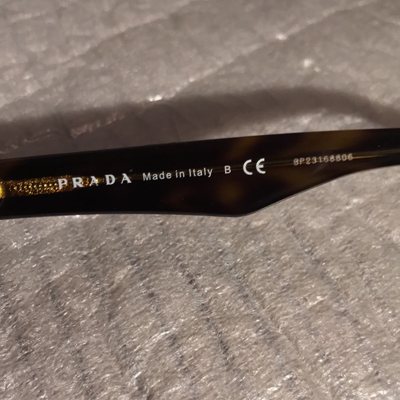 Prada Reading Glasses - Picture 4 of 10